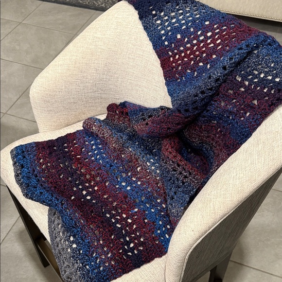 Elegant Multicolor Hand Knit Scarf - Picture 3 of 3